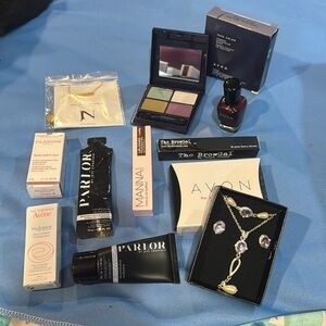 NEW Makeup 10pc Lot #19 Clarins, Manna, Parlor, Browgal, Zola, Avon Z53